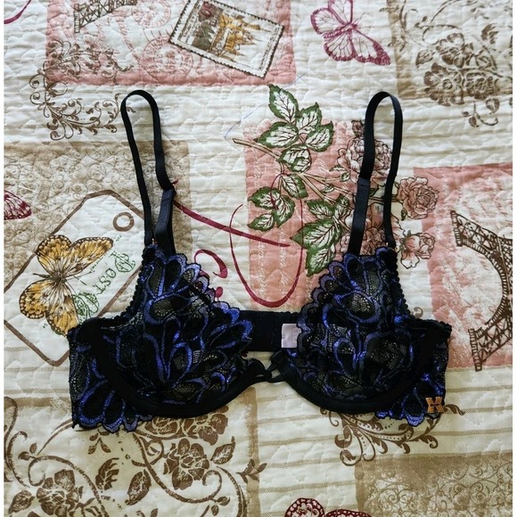 Savage X Fenty Other - SAVAGE X FENTY Women's‎ Lace Bra Blue and black unlined Size 32B